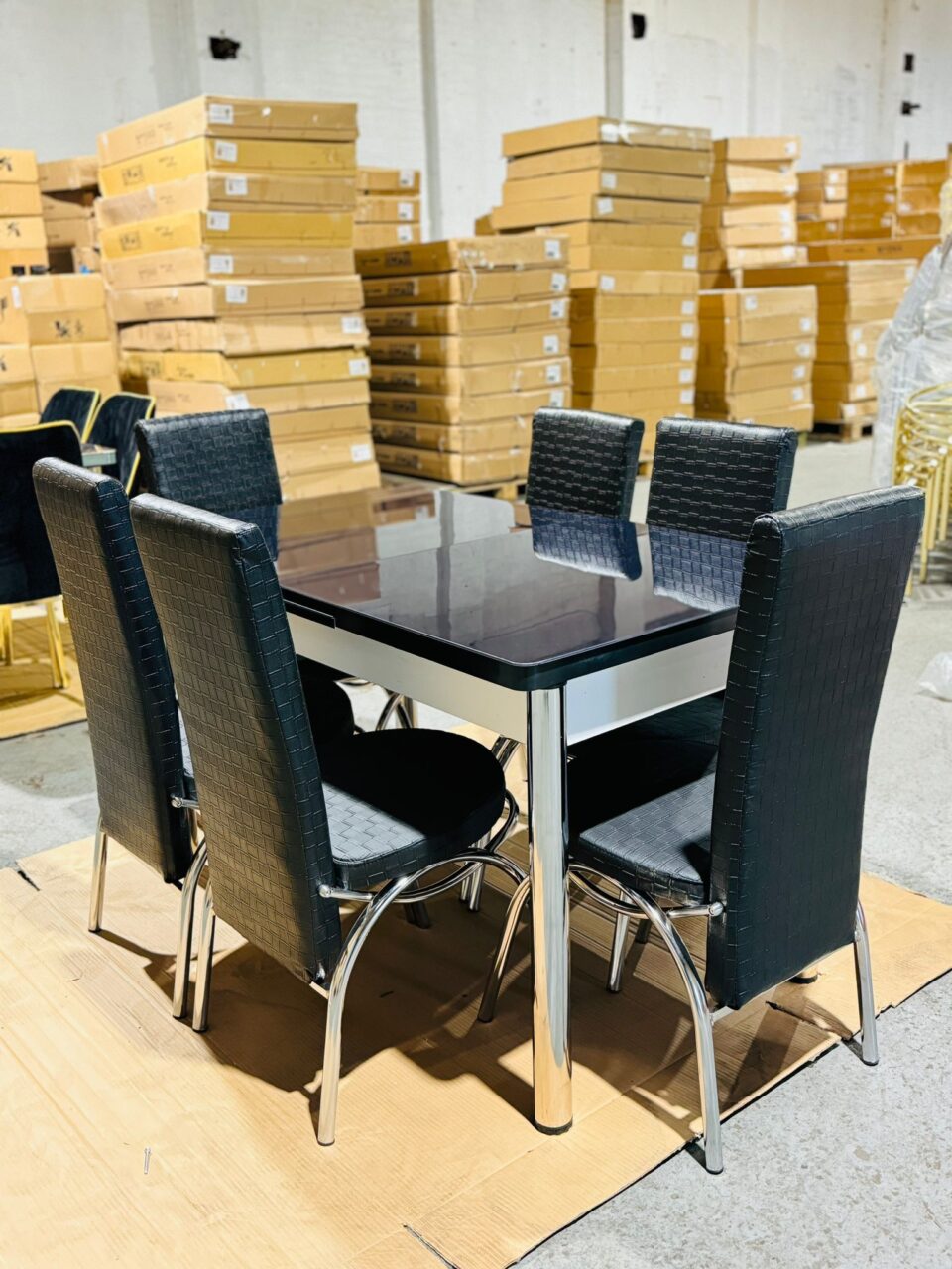 FULL BLACK GLASS TABLE