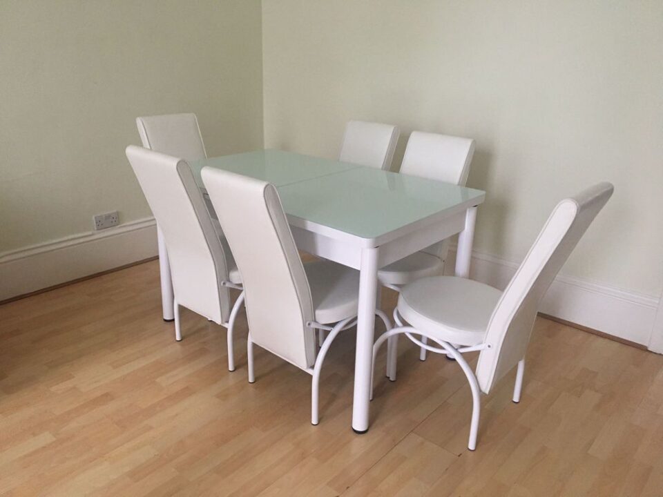 FULL WHITE GLASS TABLE
